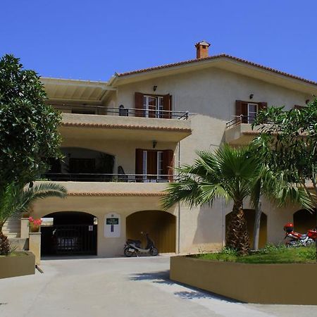 Villa Yiotevi Poros Town Esterno foto