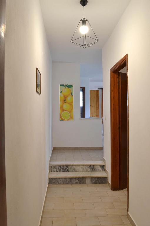 Villa Yiotevi Poros Town Esterno foto