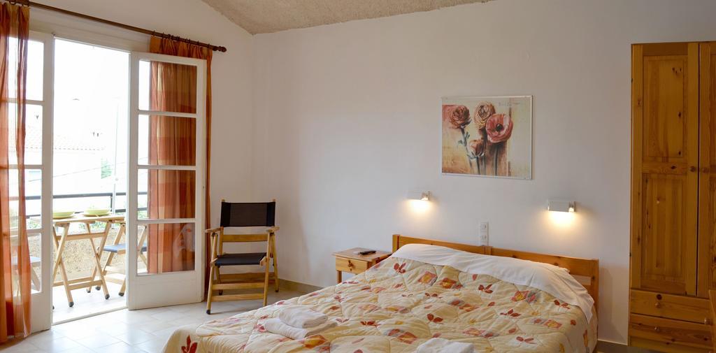 Villa Yiotevi Poros Town Esterno foto