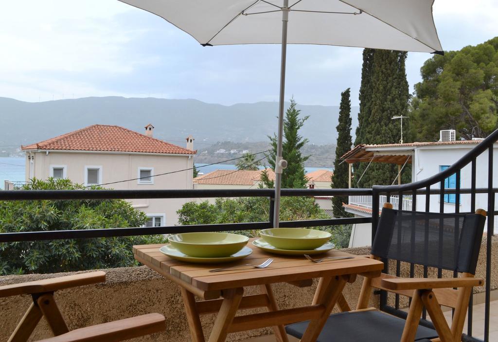Villa Yiotevi Poros Town Esterno foto
