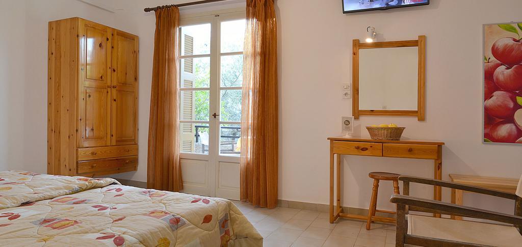 Villa Yiotevi Poros Town Esterno foto