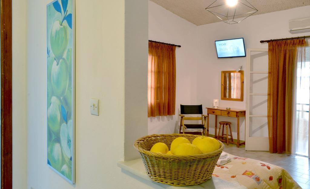 Villa Yiotevi Poros Town Esterno foto