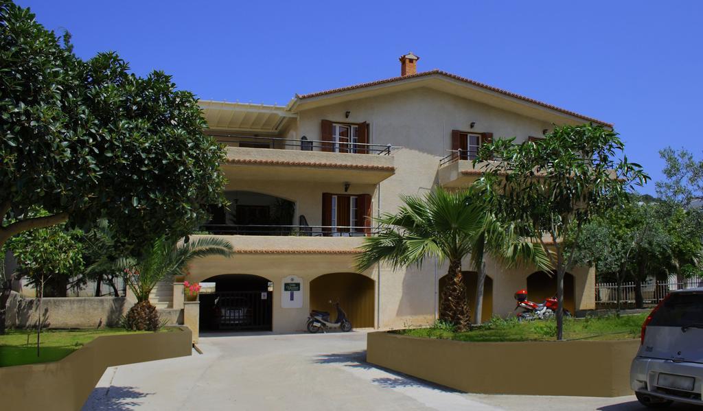 Villa Yiotevi Poros Town Esterno foto